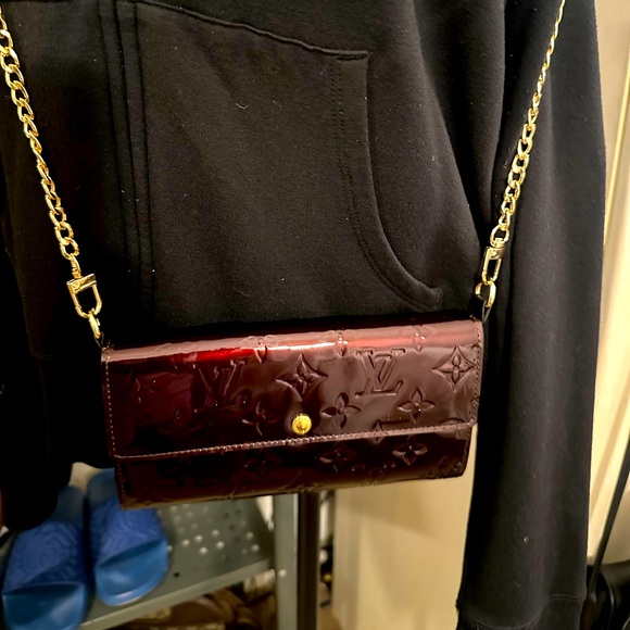 Louis Vuitton embossed burgundy wallet - Picture 2 of 5